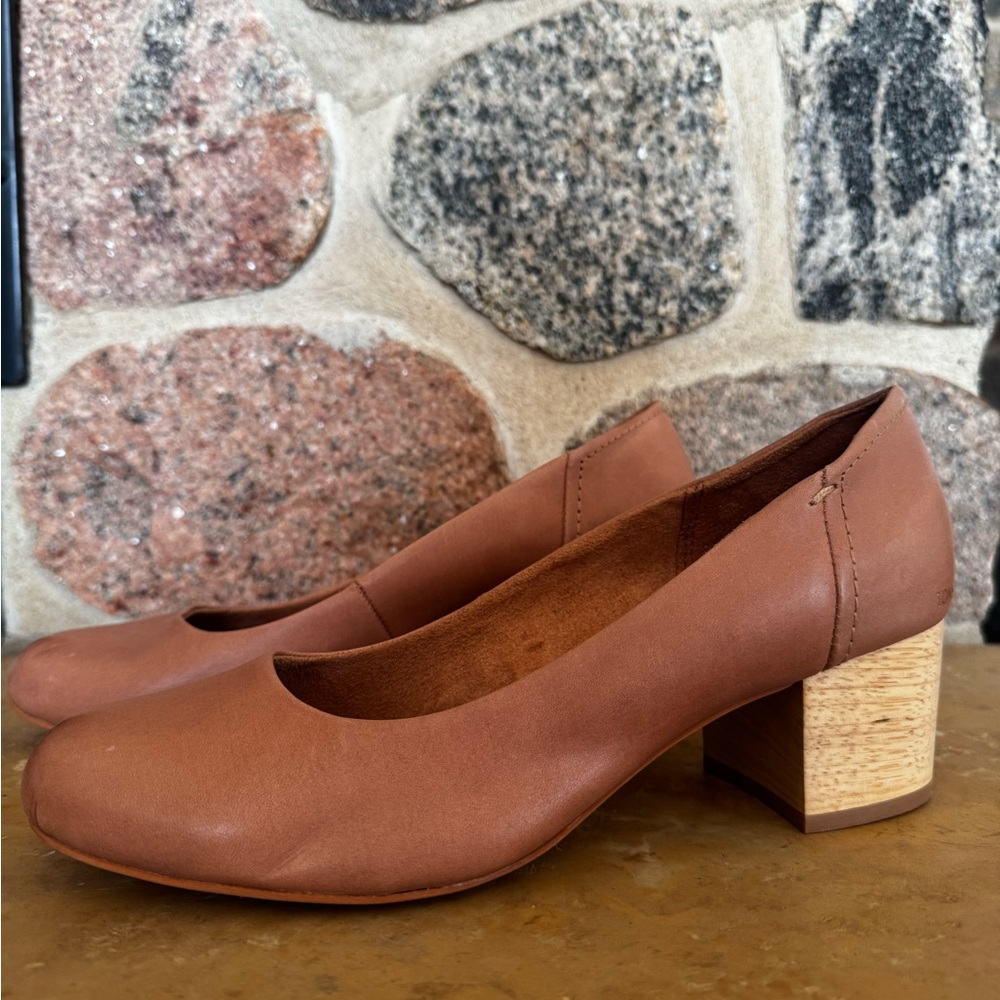 Toms Tan Block Heel Shoes